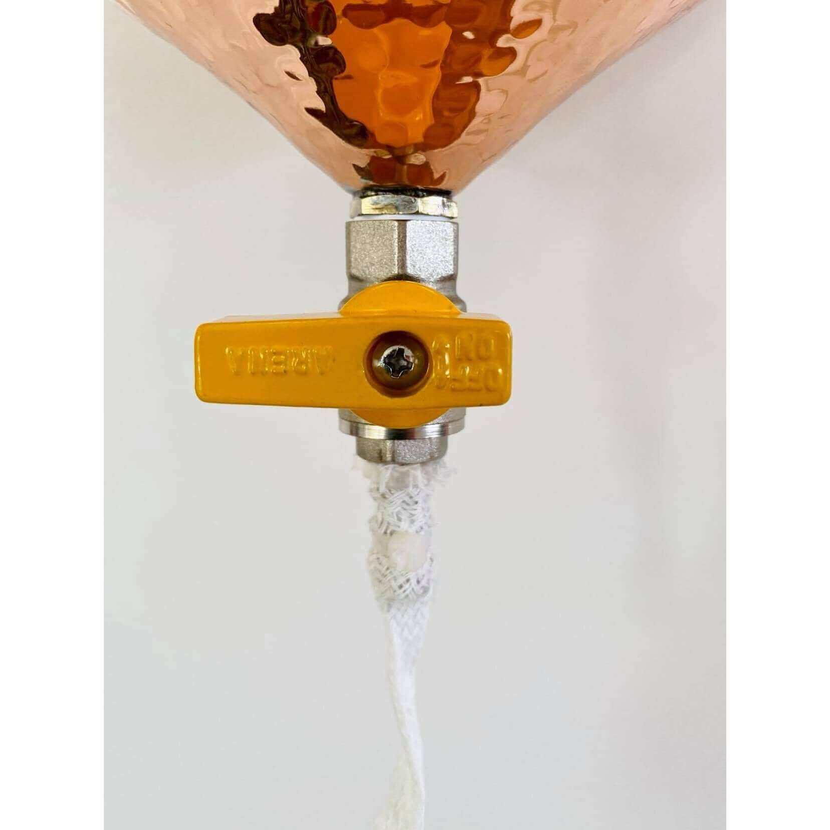 TIPSTRIE 10028H armé fil à fil 100µm masse adhésive hot melt TIPSTRIE 10028H armé fil à fil 100µm masse adhésive hot melt